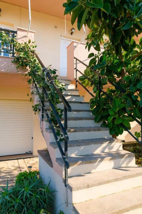 “Shiny” Sea View Apartment At Istron アイオス・ニコラオス エクステリア 写真